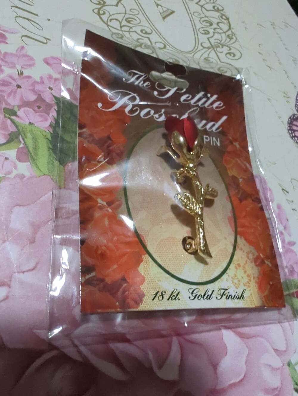 NWT The Petite Rosebud Pin. 18 Kt. Gold Finish - Picture 6 of 14